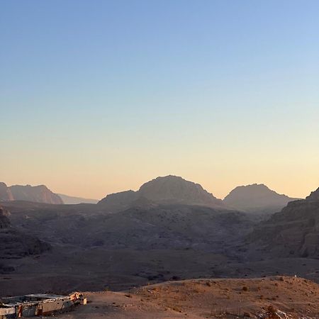 Indiana Jones Home Stay Petra エクステリア 写真